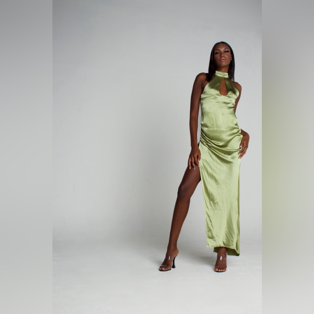 NEW For Love & Lemons Pia Halter Satin Maxi Dress M
Green Slit Bridal Keyhole